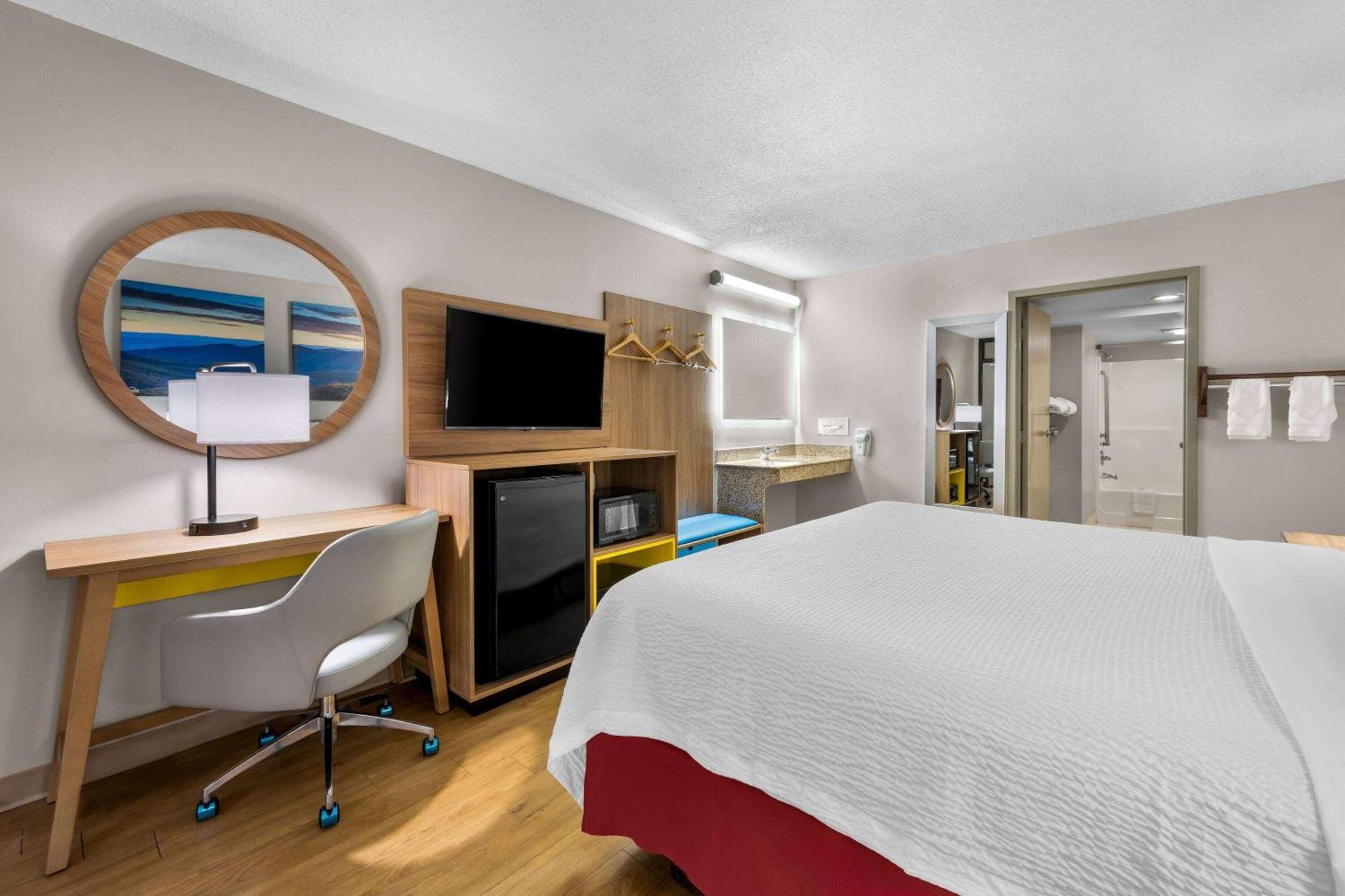Days Inn By Wyndham Raleigh Midtown Екстер'єр фото