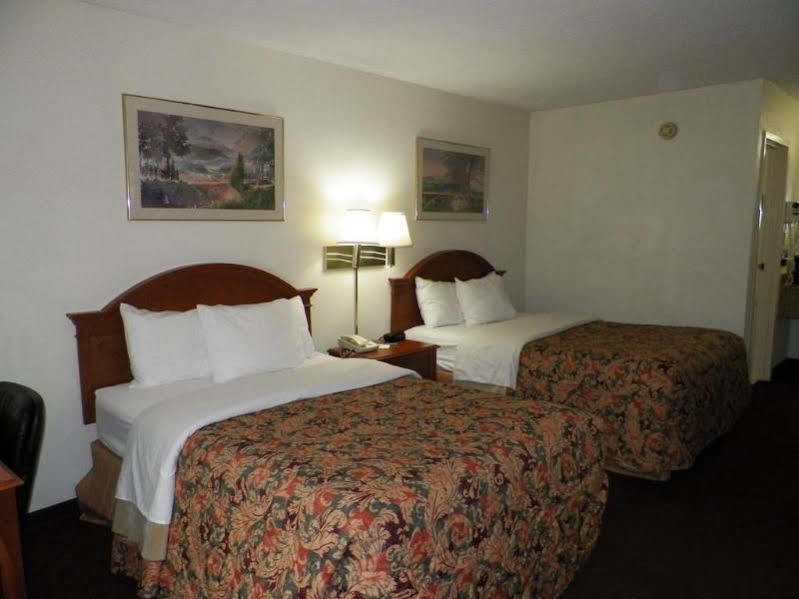 Days Inn By Wyndham Raleigh Midtown Екстер'єр фото