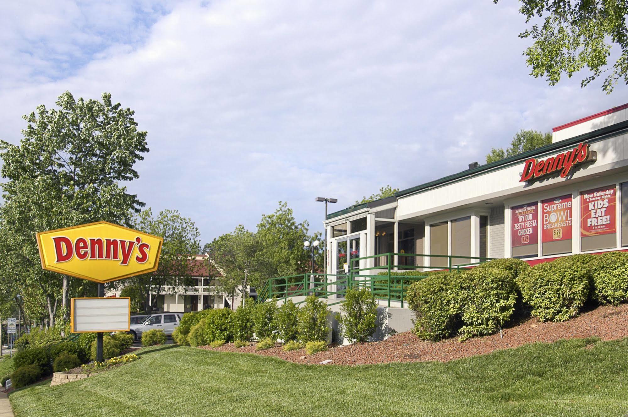 Days Inn By Wyndham Raleigh Midtown Екстер'єр фото